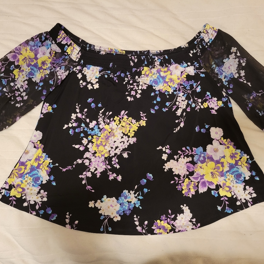 Torrid shoulder baring blouse 3x
